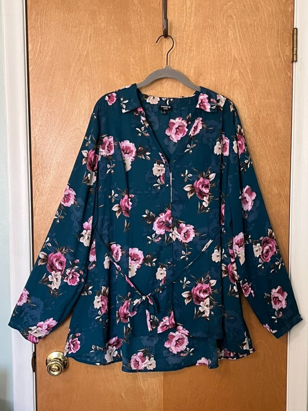 Torrid Size 1X Teal & Pink Floral Harper Top with Waist Tie